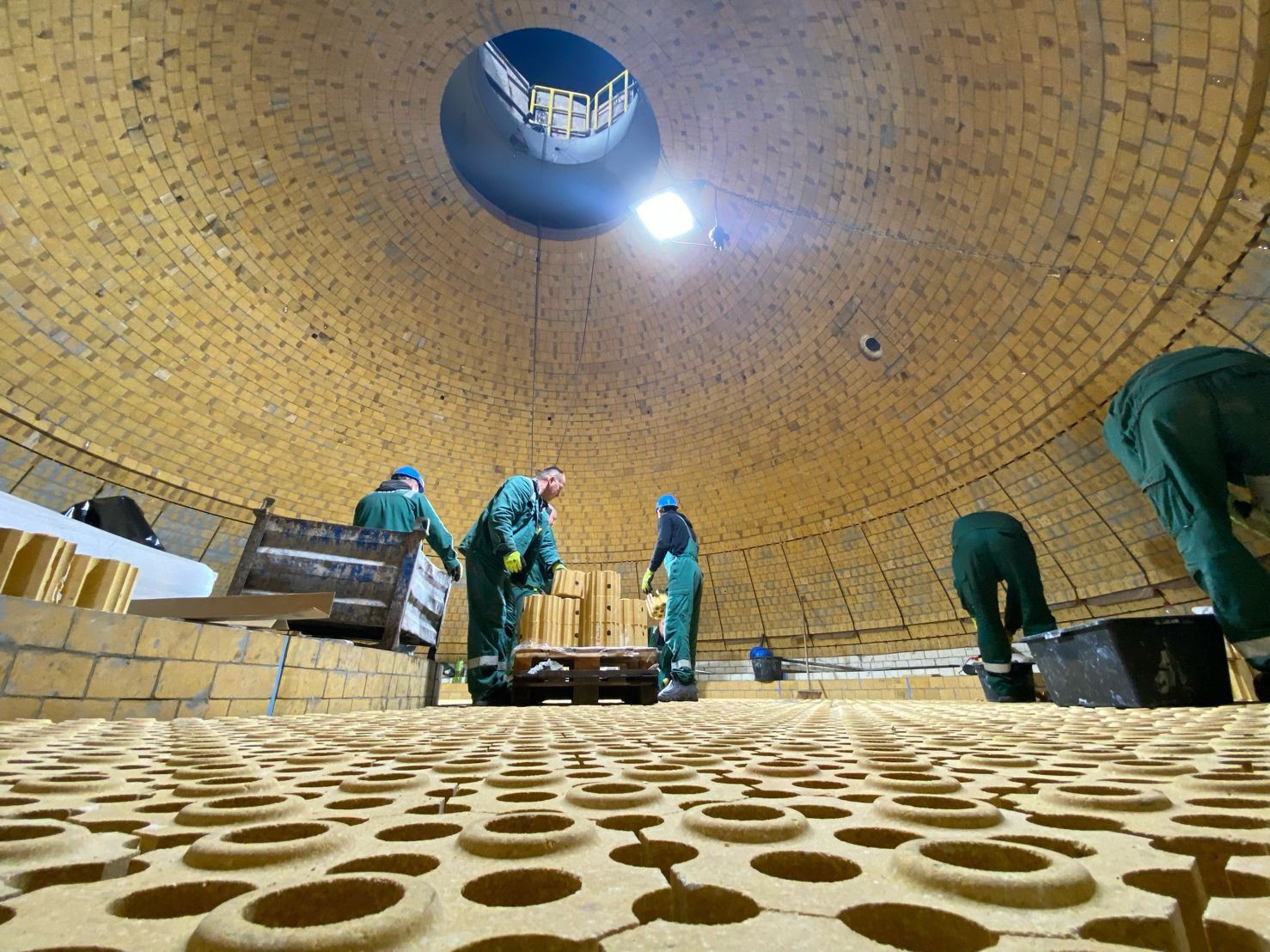 Основни принципи на монтаж на огнеупор